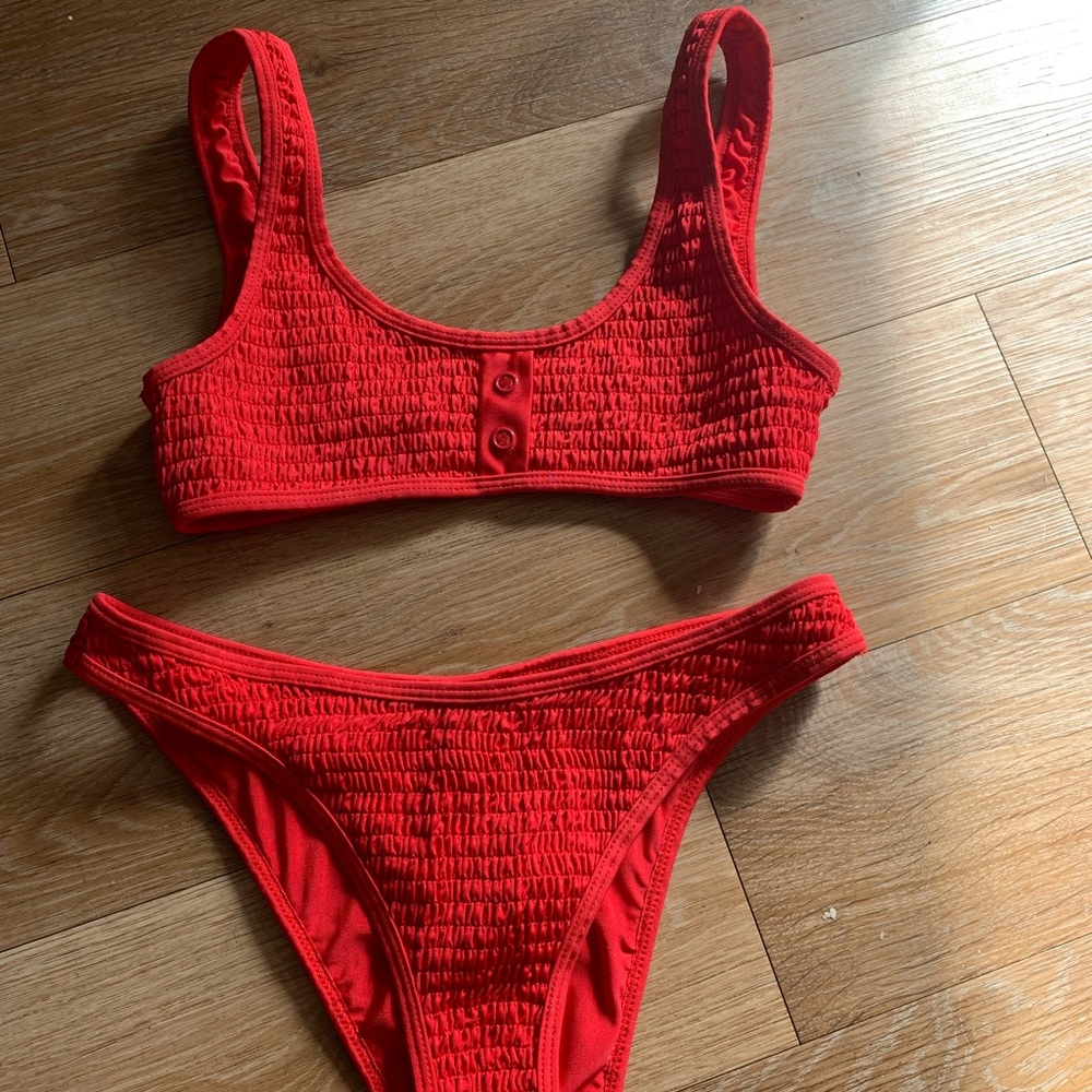 Red Kendall and Kylie bikini ♥️